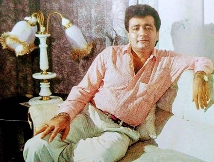 Bhushan Kumar Height, Weight, Age, Wife, Kids, Biography & More 5 Bhushan Kumar's father Gulshan Kumar