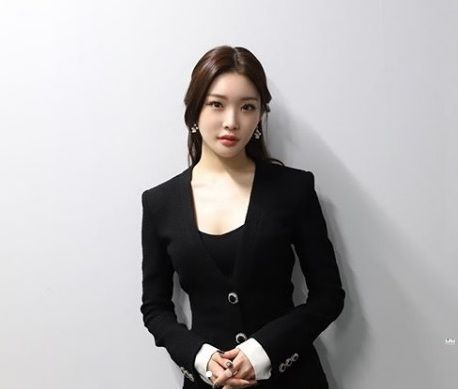 Chungha Height, Weight, Age, Boyfriend, Biography, Family & More 2 Chungha family