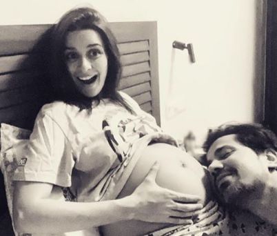 Ekta Kaul Height, Weight, Age, Husband, Boyfriend, Biography, Family & More 18 Ekta kaul during pregnancy with husband Sumeet Vyas