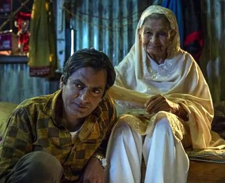 Farrukh Jaffar Wiki, Age, Husband, Biography, Kids, Family & More 5 Farrukh Jaffar with Nawazuddin Siddiqui in the movie Anwar Ka Ajab Qissa
