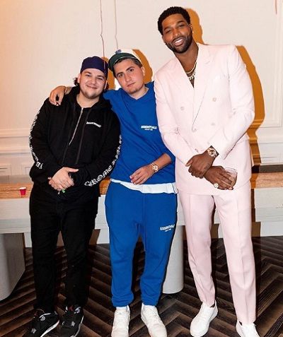 Rob Kardashian Height, Weight, Age, Wife, Girlfriend, Biography & More 7 Khloé Kardashian Birthday Bash, Brother Rob Looked Surprising Simple in Party
