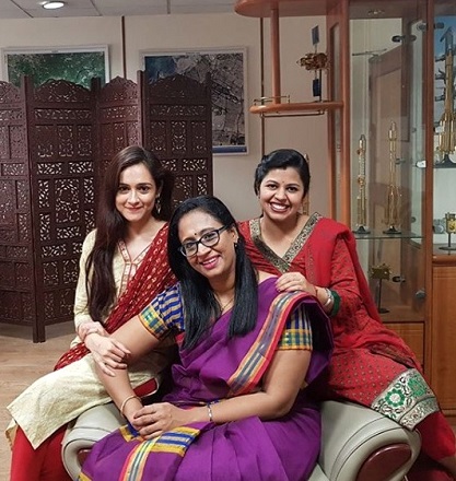 Khushboo Mirza (ISRO Scientist) Wiki, Age, Husband, Biography, Caste, Family & More 10 Khushboo Mirza with her office friends