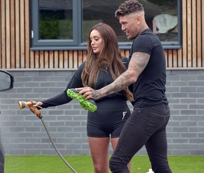 Liam Beaumont Wiki, Age, Height, Weight, Girlfriend, Biography & Family 4 Liam Beaumont with his girlfriend Charlotte Crosby
