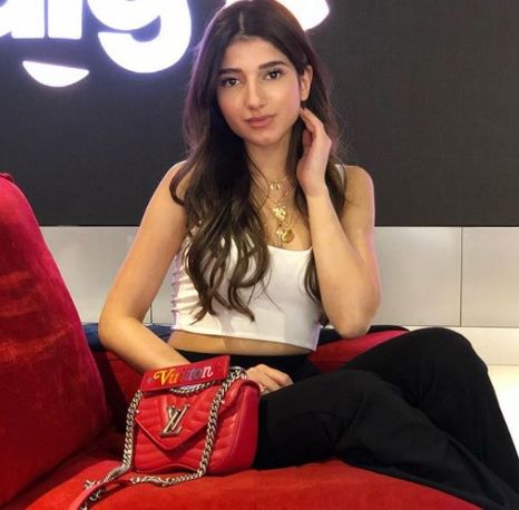 Narins Beauty loves branded bags and purses