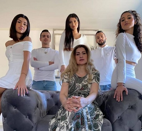 Narins Beauty with her mother, brothers & sisters