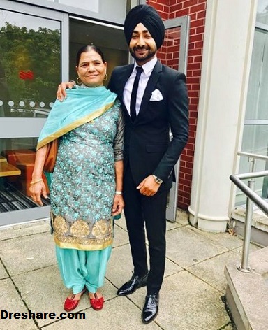 Ranjit Bawa Height, Weight, Age, Wife, Girlfriend, Biography, Family & More 6 Ranjit Bawa with his mother Gurmeet Kaur Bajwa