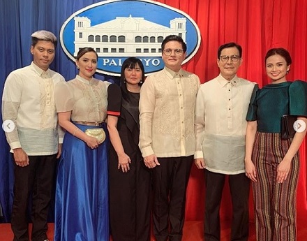 Rhen Escano with movie cast members