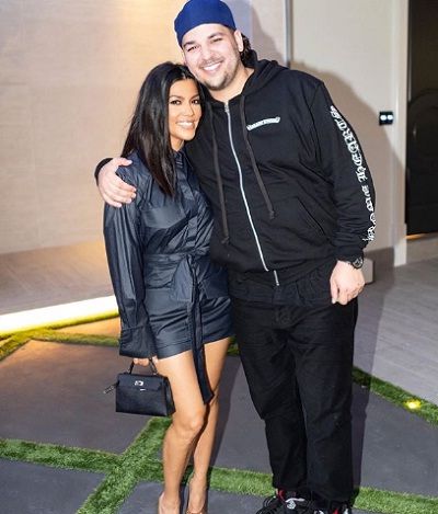 Rob Kardashian Height, Weight, Age, Wife, Girlfriend, Biography & More 8 Rob Kardashian with Kourtney Kardashian (Sister)