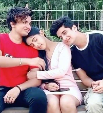 Sameeksha Sud Height, Weight, Age, Boyfriend, Biography, Family & More 14 Sameeksha Sud TeentiGada