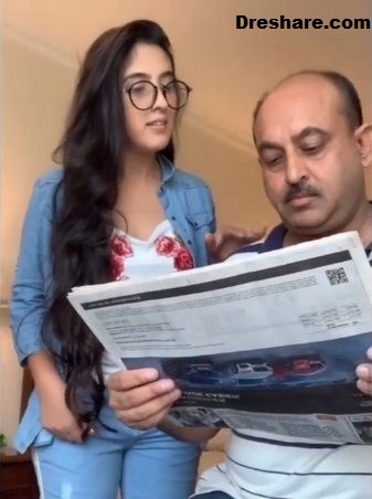 Sameeksha Sud Height, Weight, Age, Boyfriend, Biography, Family & More 6 Sameeksha Sud with her dad