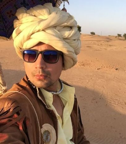 Sumeet Vyas Height, Weight, Age, Wife, Girlfriend, Biography, Family & More 26 Sumeet Vyas in Rajasthani dress
