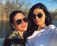 Anne de Paula With Her Mother