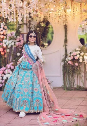 Areeka Haq height weight
