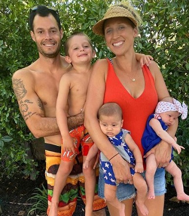 Ashley Parks - Biography, Age, Family, Facts about Joe Kelly's Wife 13 Ashley Parks with her spouse Joe Kelly, children Knoxzilla Kelly, Crue Kelly, and Blake Kelly