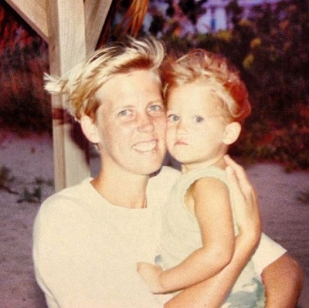 Ashley Parks - Biography, Age, Family, Facts about Joe Kelly's Wife 8 Childhood picture of Ashley Parks with her mom Dani Parks