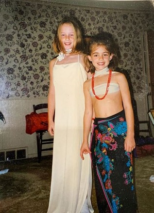 Childhood picture of Lucy Hale with her sister Maggie Hale