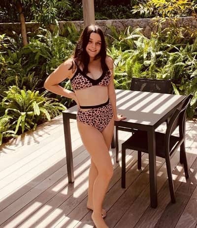 Chloe Schnapp Height, Weight, Age, Boyfriend, Biography & More 7 Chloe Schnapp Height & Weight
