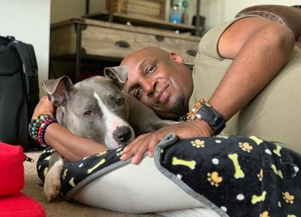 Damon Thomas Wiki, Age (Kim Kardashian's Husband) Biography & Facts 10 Damon Thomas with his pet dog