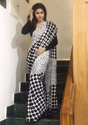 Divya Chouksey Height, Weight, Age, Husband, Boyfriend, Biography & More 10 Divya Chouksey height weight