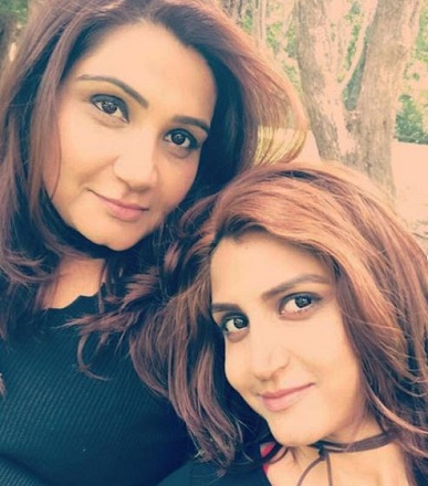 Divya Chouksey Height, Weight, Age, Husband, Boyfriend, Biography & More 8 Divvya Chouksey with her sister Pallavi Chouksey