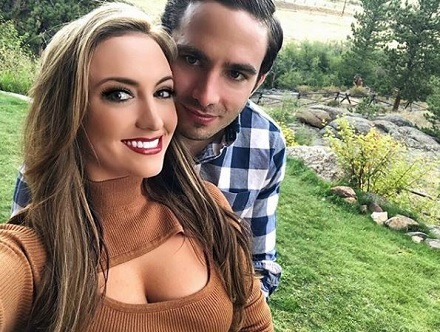 Jennifer Eckhart Wiki, Age, Husband, Height, Weight, Biography & More 10 Jennifer Eckhart with her boyfriend