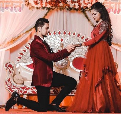 Kartiki Gaikwad Wiki, Age, Husband, Boyfriend, Biography, Family & More 8 Kartiki Gaikwad & Ronit exchanged rings during their engagement