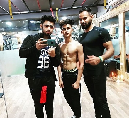 Lucky Dancer Height, Weight, Age, Girlfriend, Biography, Family & More 10 Lucky Dancer in the gym
