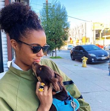 Maisie Richardson-Sellers Height, Weight, Age, Boyfriend, Biography & More 18 Maisie Richardson-Sellers with her pet dog