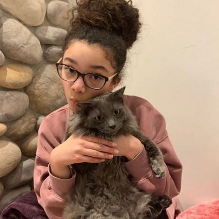Malia Baker Age, Height, Weight, Boyfriend, Biography, Family & More 14 Malia Baker with her pet cat