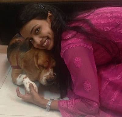 Mayuri Deshmukh Age, Husband, Boyfriend, Height, Weight, Biography & More 13 Mayuri Deshmukh along with her pet dog