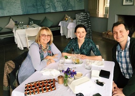 Meganne Young Height, Weight, Age, Boyfriend, Husband, Biography & More 8 Meganne Young with her mom Kym Young and brother Travis Young