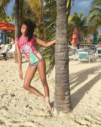 Navia Robinson Age, Height, Weight, Biography, Family & More 20 Navia Robinson beach lover
