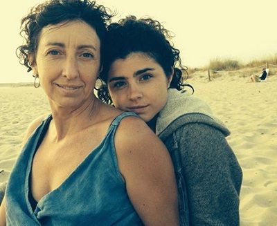 Olivia Delcán with her mom Nuria Román