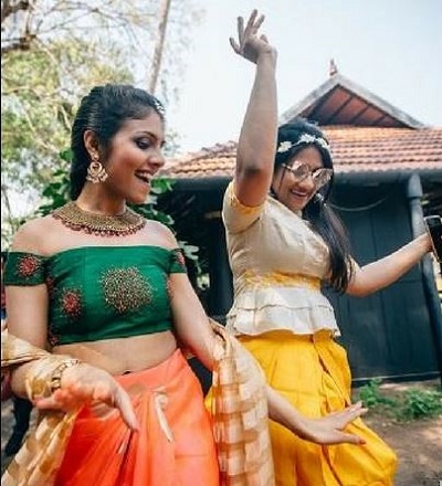 Ramakrishnan Wiki (Lakshmy Ramakrishnan's Husband) Age, Kids, Biography & More 6 Ramakrishnan's daughters Sharadha Ramakrishnan and Shruti Ramakrishnan