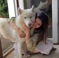 Sakshi Dhoni Height, Weight, Age (MS Dhoni's Wife) Biography & More 8 Sakshi Dhoni with her pet dog Gabbar