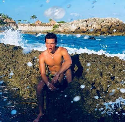 Sebastián Athié Hobbies Traveling