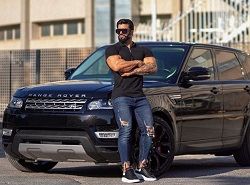 Sergi Constance with his Range Rover Car