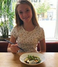 Sophie Grace Age, Height, Weight, Biography, Boyfriend, Family & More 7 Sophie Grace's favorite food is dumplings