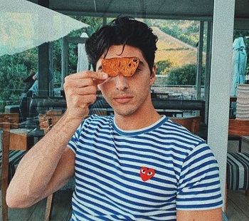 Taylor Zakhar Perez Height, Weight, Age, Girlfriend, Biography & More 18 Taylor Zakhar Perez favorite food - Mi Crostini