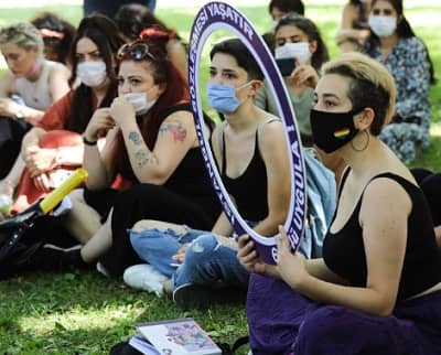 Women Protesting on Pinar Gultekin murder case to seek justice for the victim