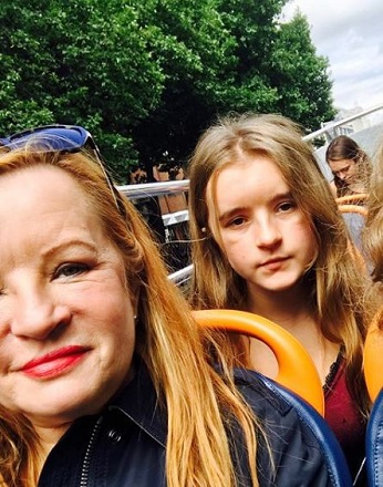 Abigail Shapiro: Wiki, Age, Boyfriend, Height, Family, Biography & More 7 Abigail Shapiro with her mom Michelle Shapiro