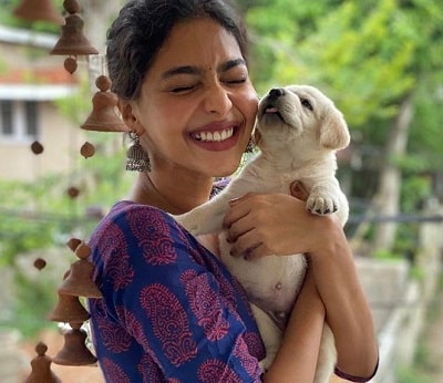 Aishwarya Lekshmi Age, Height, Weight, Boyfriend, Husband, Biography & More 8 Aishwarya Lekshmi has a pet dog named Bruno