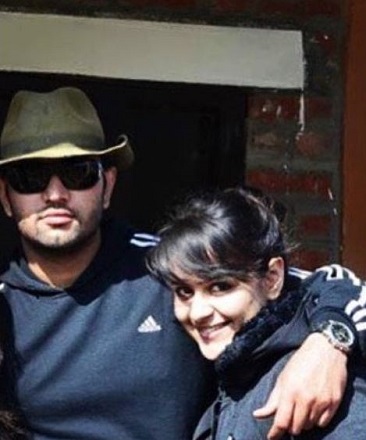 Rohit Saroha Wiki, Age (Prachi Tehlan's Husband) Biography, Family & More 10 An old picture of Rohit Saroha and Prachi Tehlan