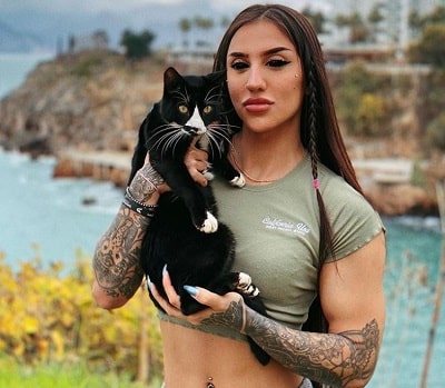 Bakhar Nabieva - Biography, Age, Height, Weight, Boyfriend & More 11 Bakhar Nabieva with her pet