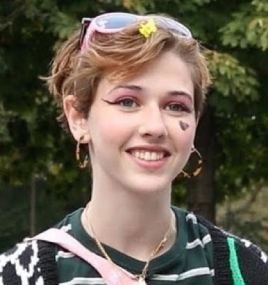 Caroline Konstnar Age, Height, Weight, Boyfriend, Husband, Biography & More 2 Caroline Konstnar American Singer and Social Media Star during the promotion of her song Depression