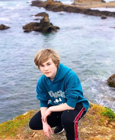 Casey Simpson Height, Weight, Age, Girlfriend, Biography, Family & More 5 Casey Simpson Bio