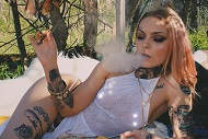 Daisy Coleman Wiki, Age, Husband, Boyfriend, Biography, Family & More 6 Daisy Coleman loved smoking