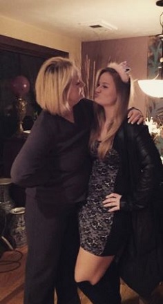 Dani Speegle Height, Weight, Age, Husband, Boyfriend, Biography & More 11 Dani Speegle and her mom Chera Speegle
