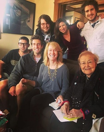 DeAnna Lorraine Wiki, Age, Husband, Height, Weight, Biography & More 5 DeAnna Lorraine with family