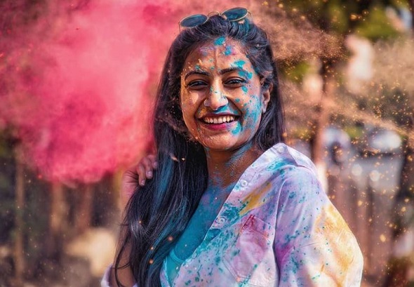 Dhanashree Verma Wiki, Age, Height, Weight, Husband, Biography & More 19 Dhanashree Verma loves to play Holi